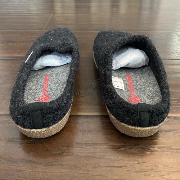 New without box Giesswein black and tan loafers Women’s Size 40 US size 9 - Picture 5 of 7